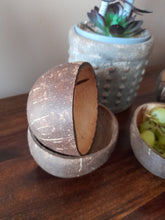 Load image into Gallery viewer, Natural coconut bowl