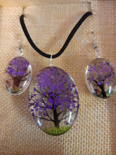 Load image into Gallery viewer, Tree of life glass pendant and earrings set with real pressed flowers