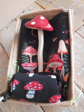 Load image into Gallery viewer, Jute box Toadstool gift