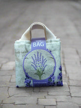 Load image into Gallery viewer, Tote bag - floral designs
