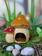 Load image into Gallery viewer, Village pottery mushroom double house
