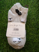 Load image into Gallery viewer, Bamboo sheep trainer socks x 3

