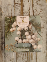 Load image into Gallery viewer, Winter Fir and Mistletoe Tealights
