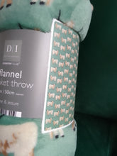 Load image into Gallery viewer, Highland cow soft throw
