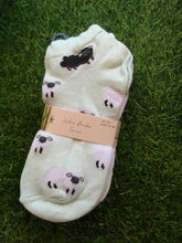 Load image into Gallery viewer, Bamboo sheep trainer socks x 3
