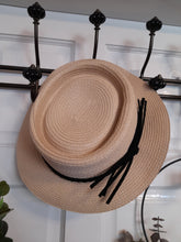 Load image into Gallery viewer, Ladies short brim woven hat
