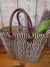 Load image into Gallery viewer, Moroccan bulrush shopper short handles
