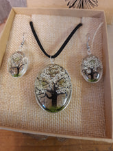 Load image into Gallery viewer, Tree of life glass pendant and earrings set with real pressed flowers
