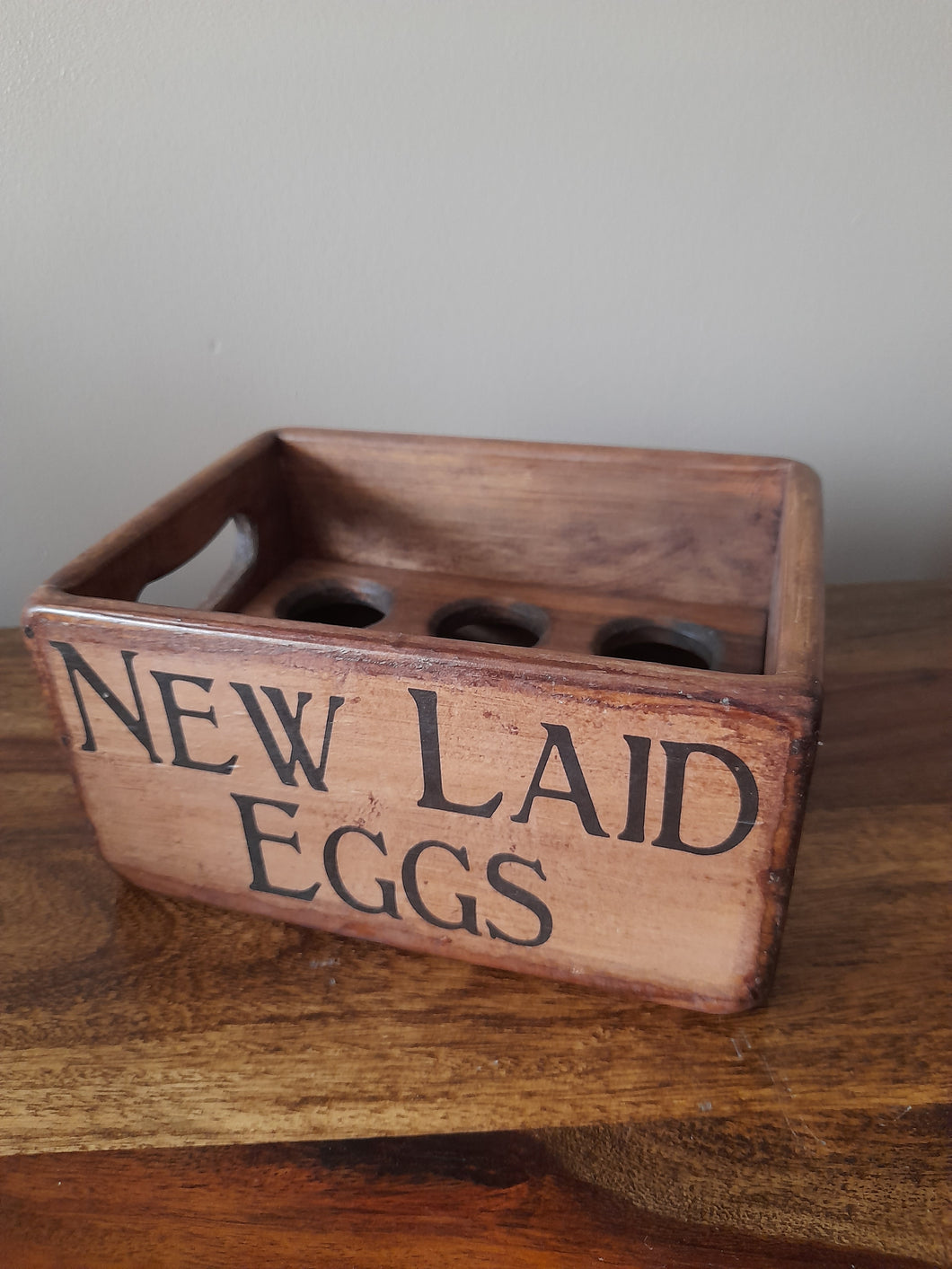 Small wooden egg crate - salmon pink